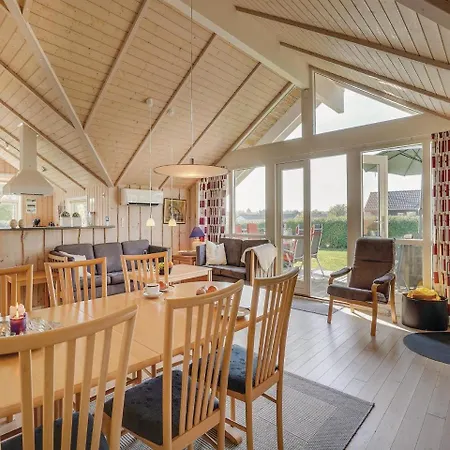 Three-bedroom In Sydals Nyaraló